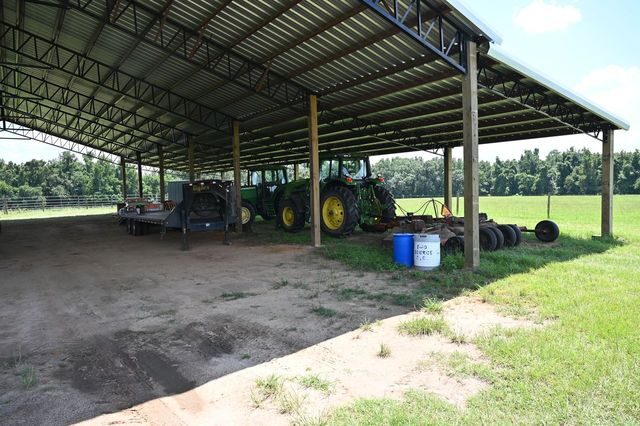 pole barns in use in Georgia